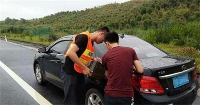 通江永福道路救援